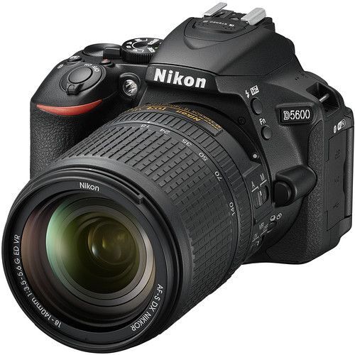 Nikon D5600 + AF-S DX NIKKOR 18–140 mm 1:3,5–5,6G ED VR