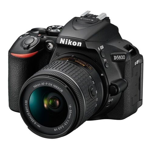 Nikon D5600 + AF-P 18–55 mm VR