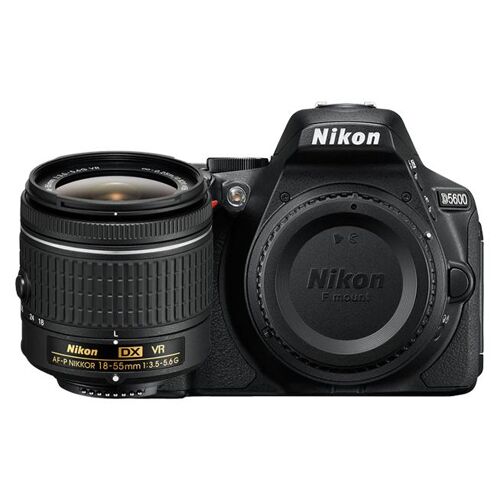 NIKON D5600 + 18–55 VR + 70–300 AF-P VR + Tasche + 4 GB SD-Karte