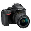 NIKON D5600 + 18–55 VR + 70–300 AF-P VR + Tasche + 4 GB SD-Karte
