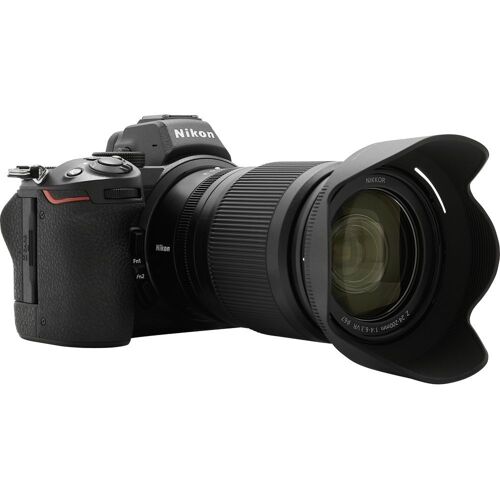 Nikon Z5 + 24–200 mm f/4–6,3 VR